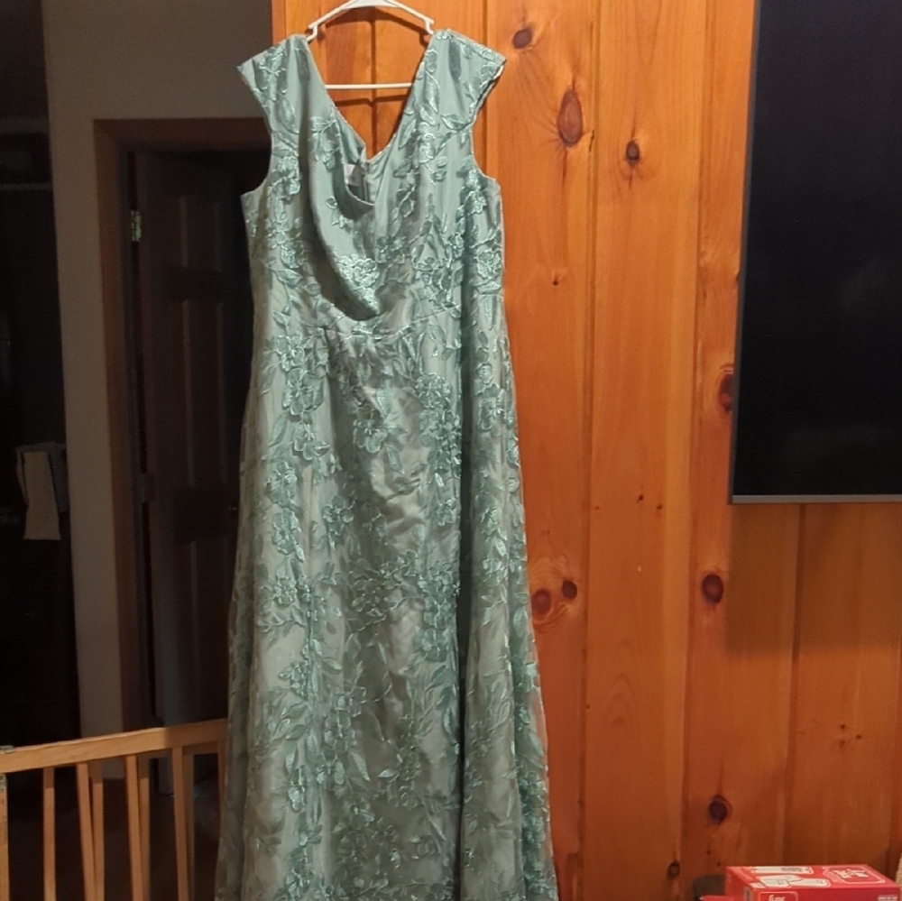 Oleg Cassini Mint Green Embroidered Maxi Dress